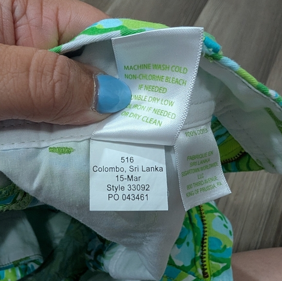 Lilly Pulitzer Size 0, The Walsh Short, Citrus Green Parrot, Bright Summer - Picture 8 of 8